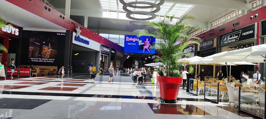 padthaiwok. CC. Nevada Shopping