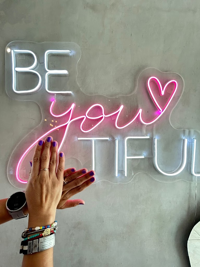 You Beauty Bar Merida| Salon de Belleza, Unas y Nails | Spa y Masajes Montebello