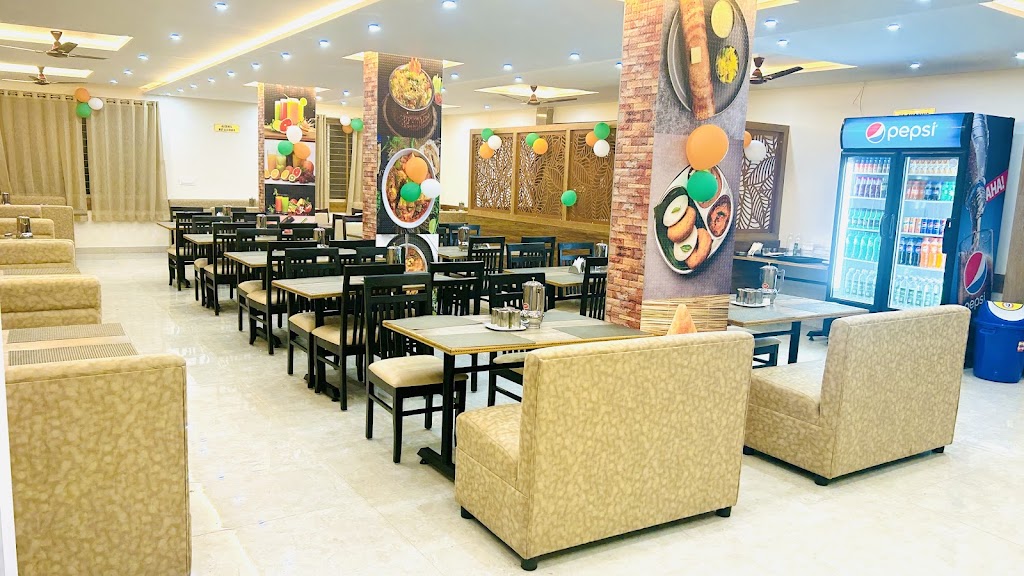 Ashirwad Grand Inn Pure Veg Resturant Lodging