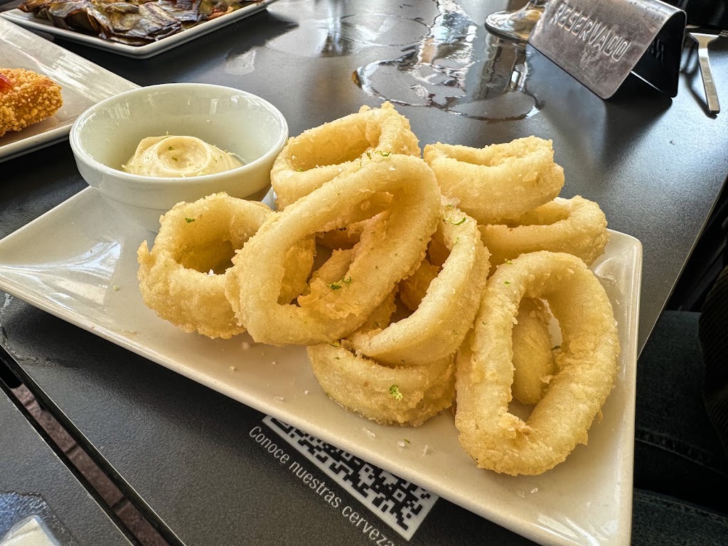 El Tiriti — Comida y bebida