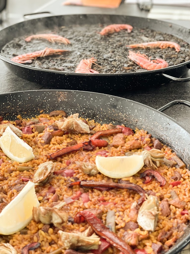 Arroceria & Pollos al horno, Comidas para llevar "Paella entre Amigos" Baeza — Comida y bebida