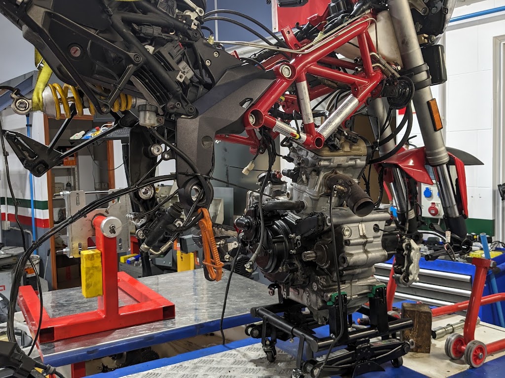 MECCANICA. Especialista Ducati. — Del propietario