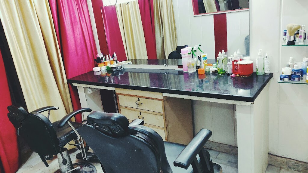 Women S Era Beauty Parlor Sonia