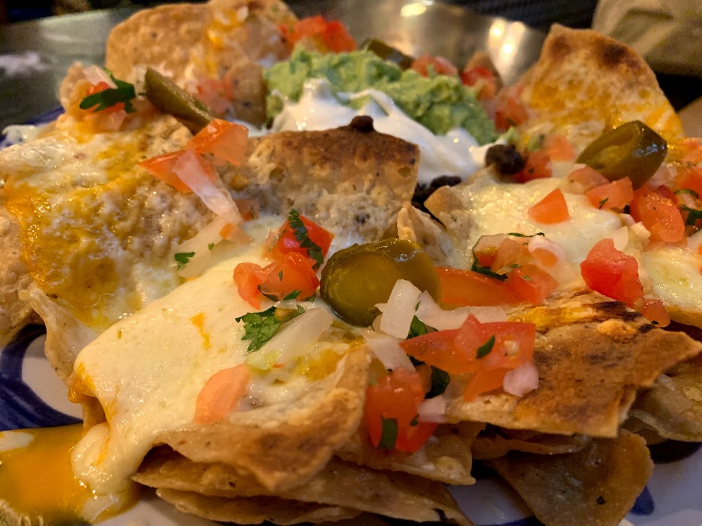 Chihuahua Tacos y Tragos La Moraleja — Comida y bebida