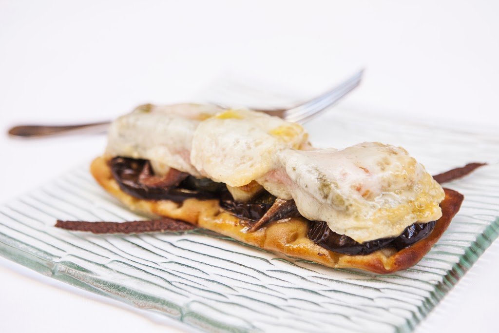 Arcs Restaurant — Comida y bebida