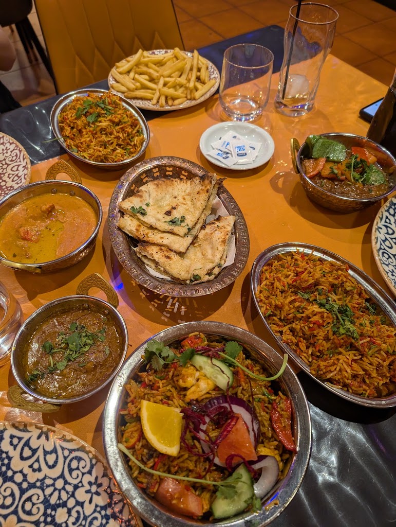 Masala Lounge Indian Restaurant & Bar — Comida y bebida