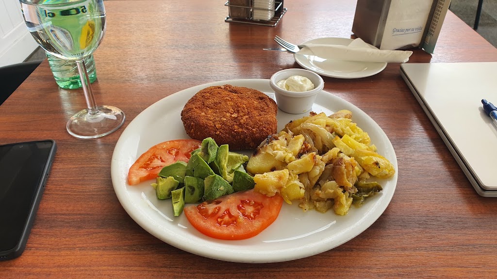 La Terraza del Acuario — Comida y bebida