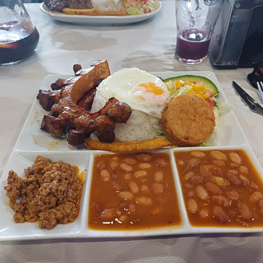 Restaurante Latino Mar y Tierra