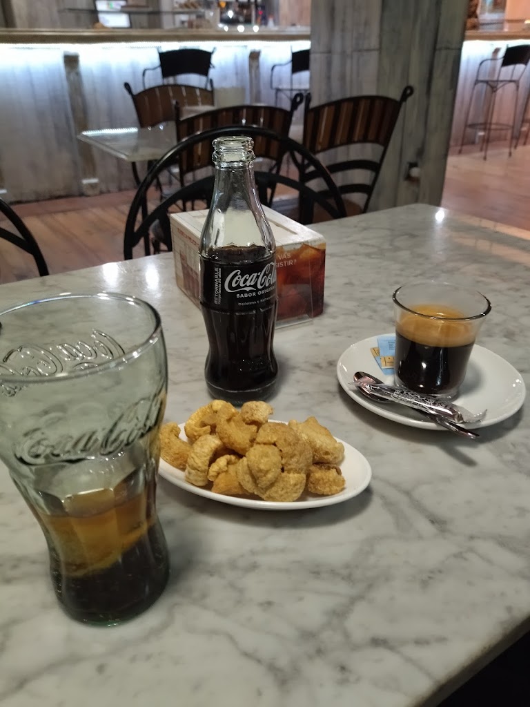 Cafeteria Flamingo — Comida y bebida
