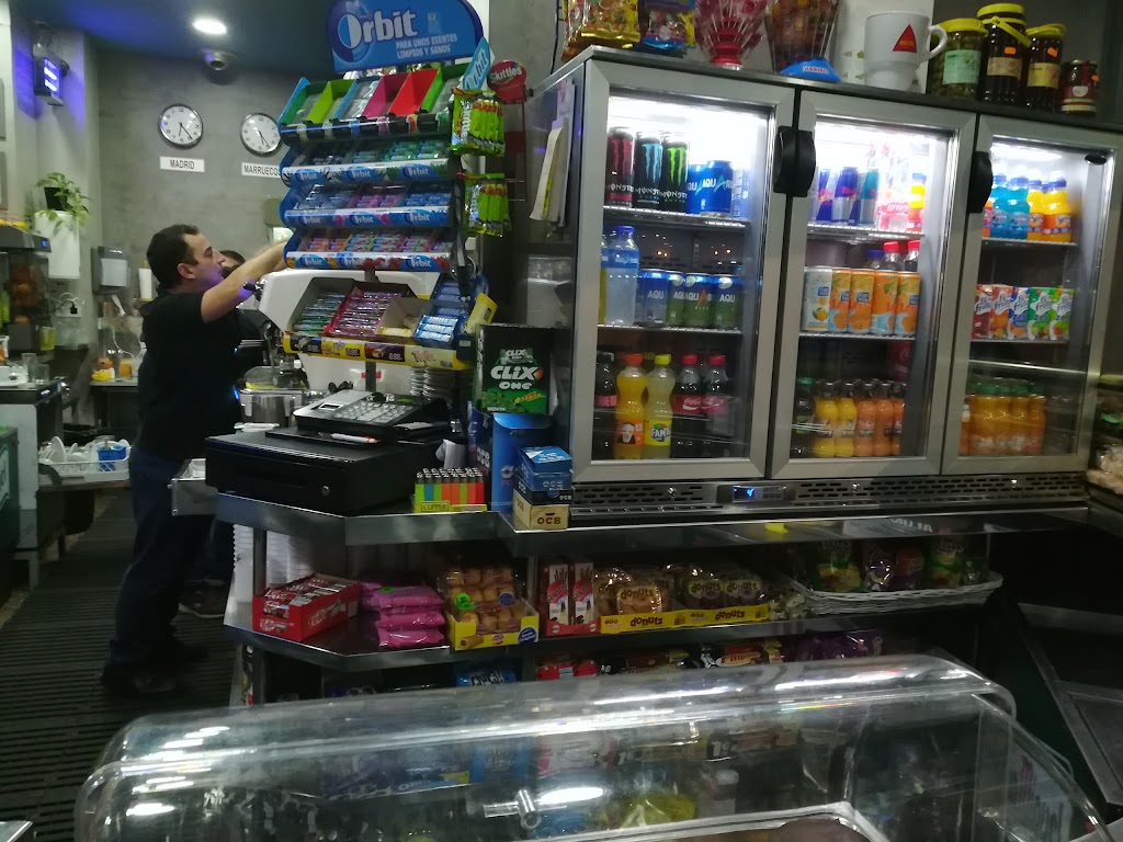 La Galera Cafe-Bar — Ambiente