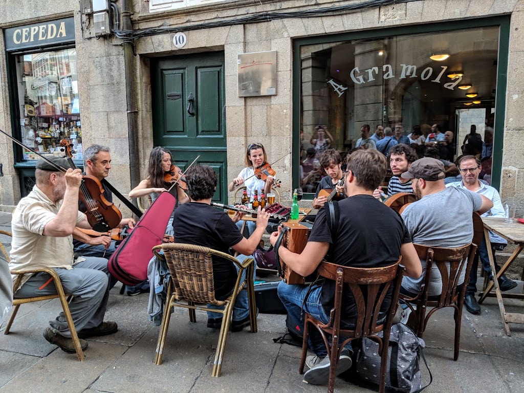 A Gramola ~ Cafe — Ambiente