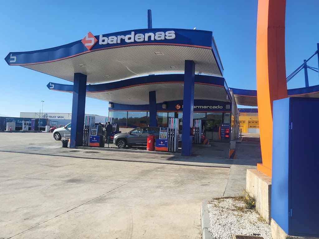 Estacion de Servicio Bardenas — Exterior