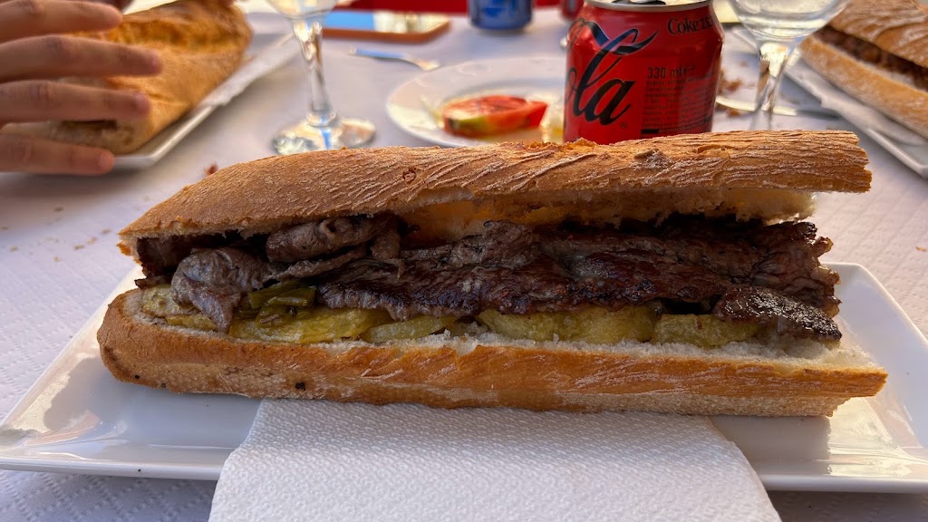 Cafeteria Lido Alcasser - Bar, Tapas y Almuerzos — Baguette