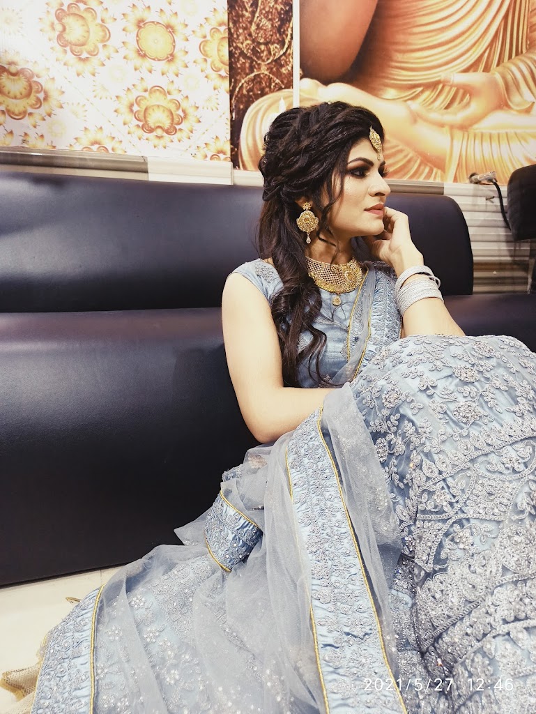 Gloss Glamour Makeup Studio