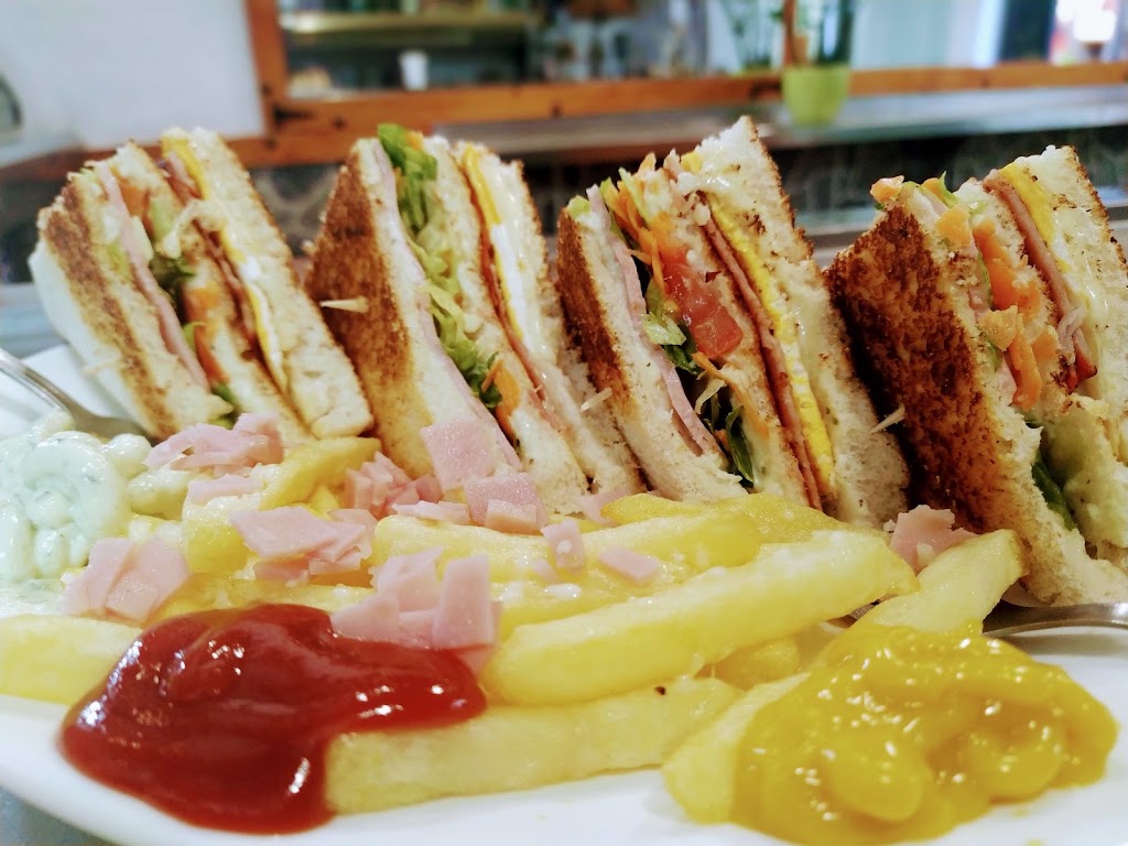 Restaurante Yuren's — Club sandwich
