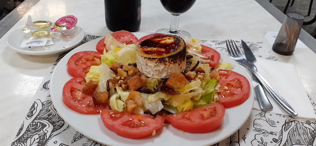 Bar Pujadas — Comida y bebida
