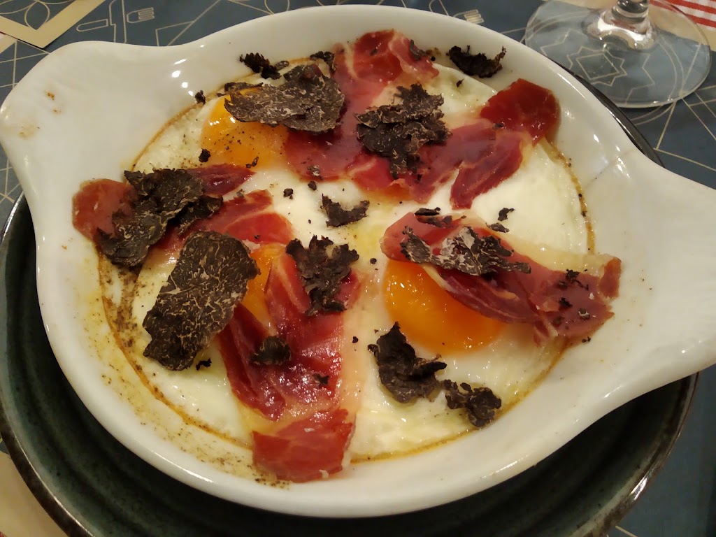 Taverna d'en Mingo — Comida y bebida