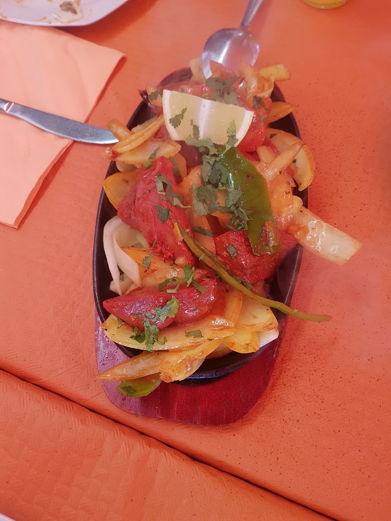 Restaurante Khushi — Comida y bebida