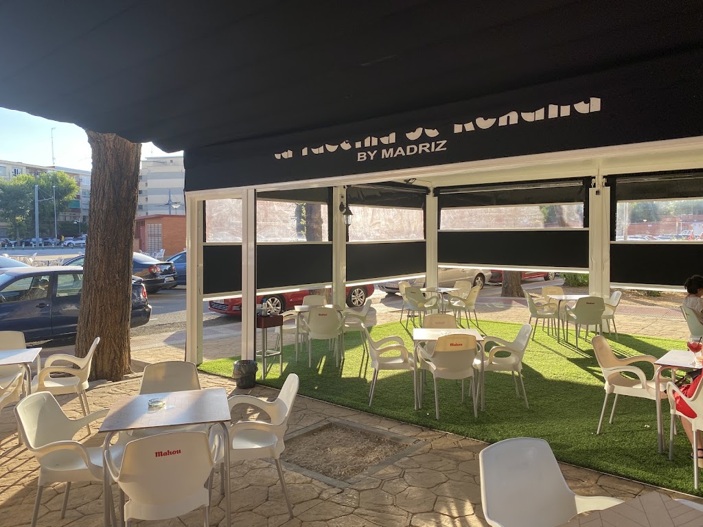 La taberna de Roxana Raciones — Ambiente