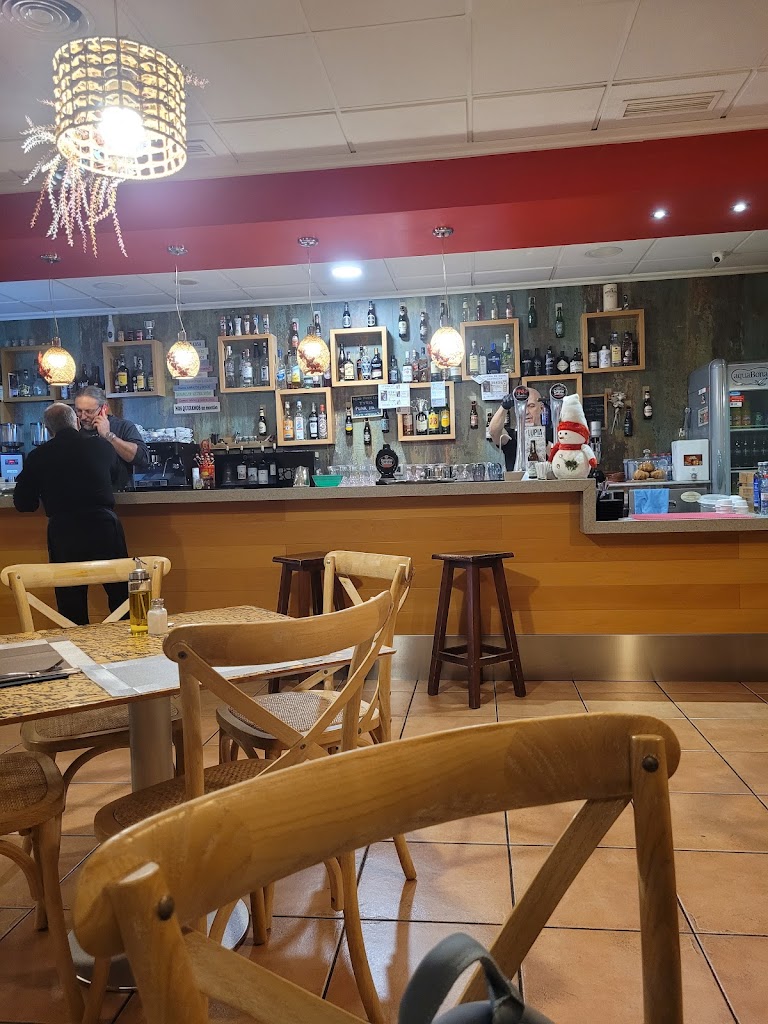 Bar restaurante Nou Celler — Ambiente