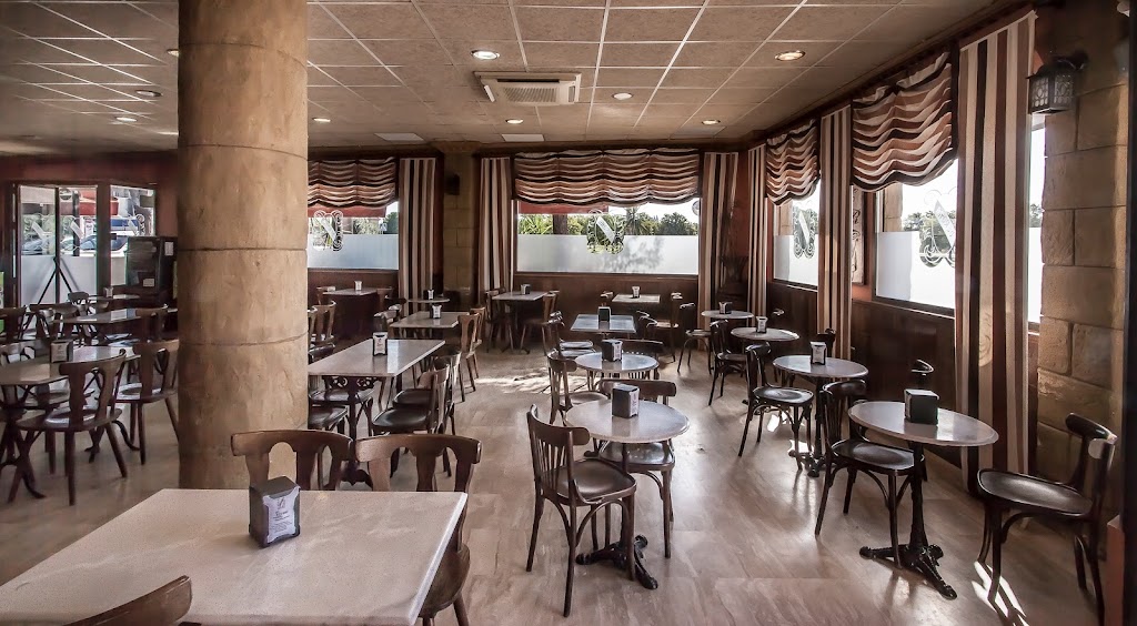 Cafe Verona Dos Hermanas — Ambiente