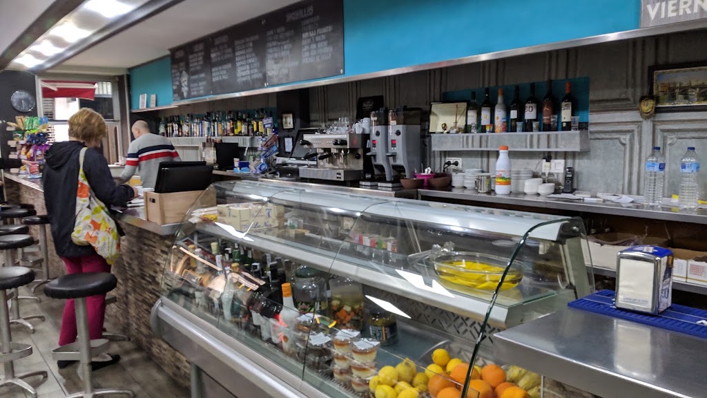 Bar Garrofi — Ambiente