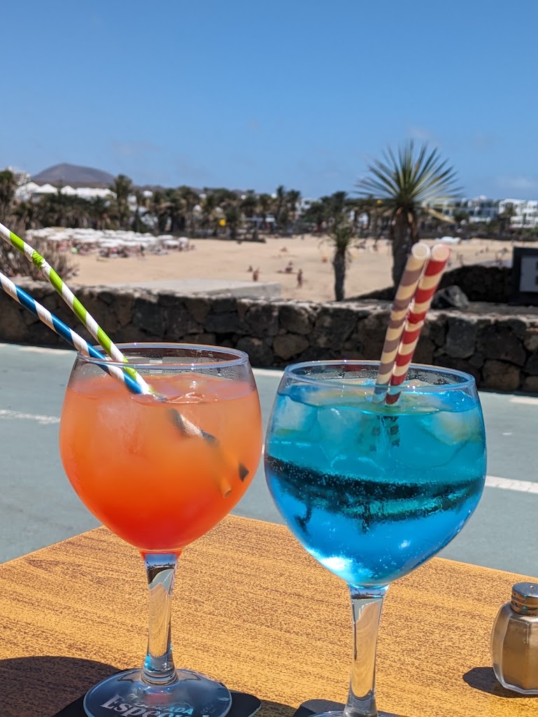 Restaurante La Pardela — Comida y bebida