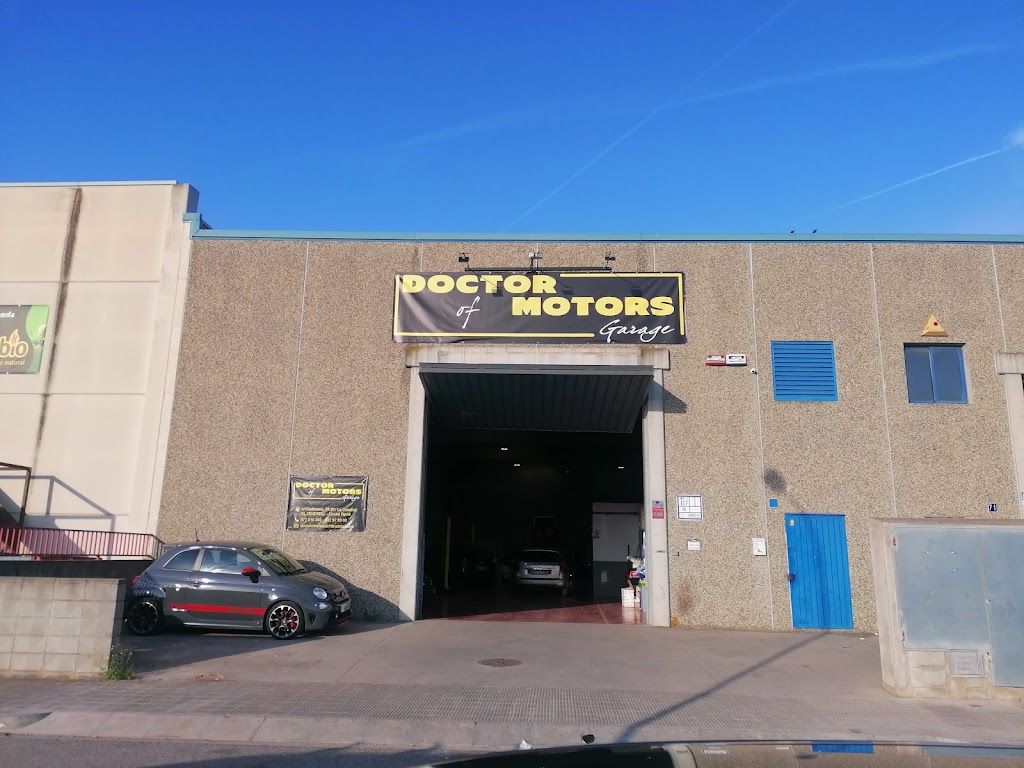 Castrol Service DOCTOR OF MOTORS GARAGE — Exterior