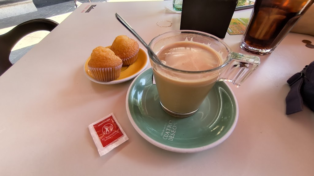 Cafeteria Sabores de Antano — Comida y bebida