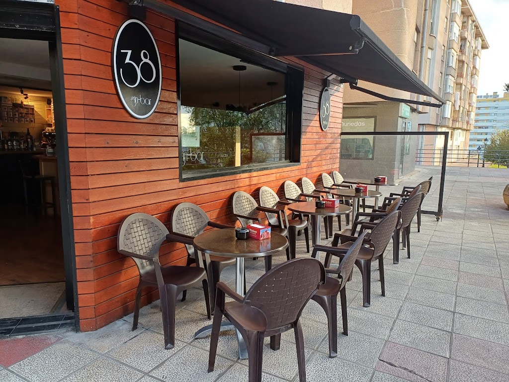 Gin-Bar 38 — Ambiente