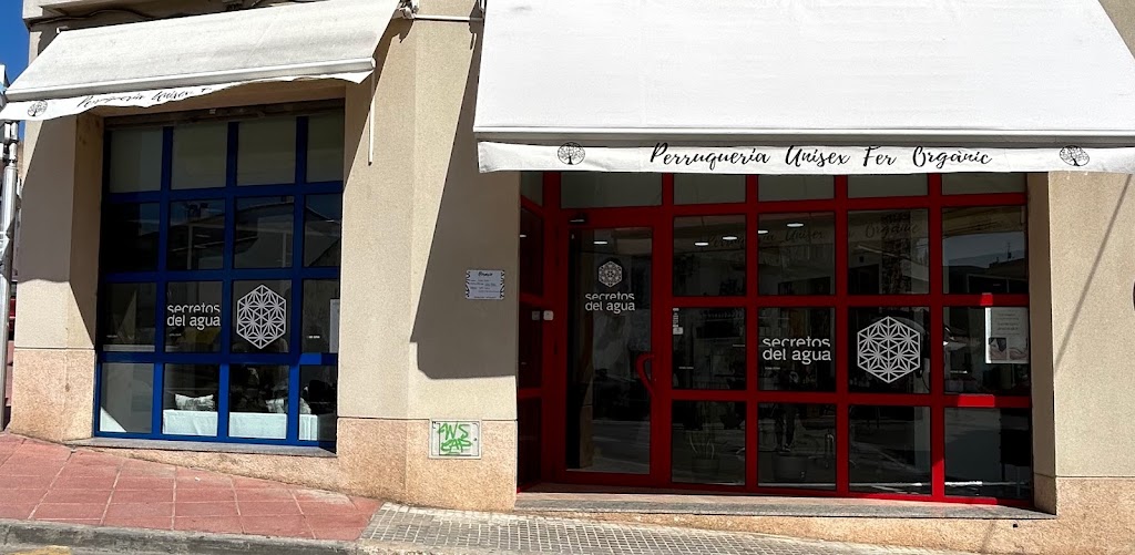 Fer organic Peluqueria unisex secretos del agua — Exterior