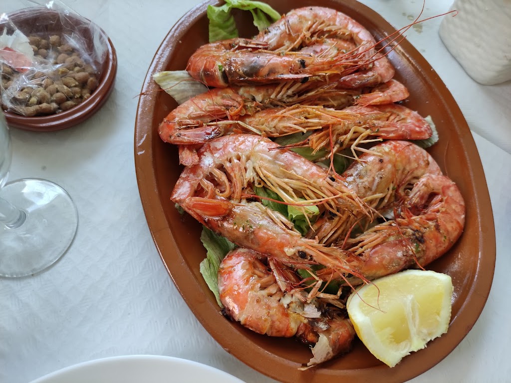 Bar-Cafeteria El Carreton — Comida y bebida