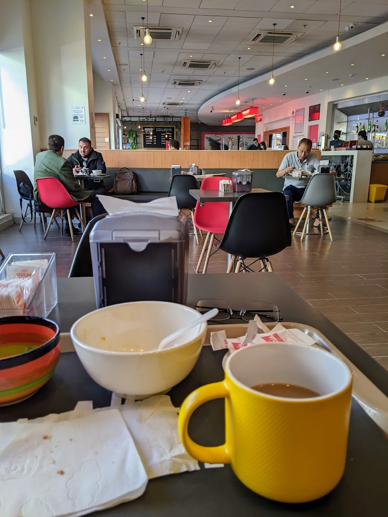 Comida y bebida