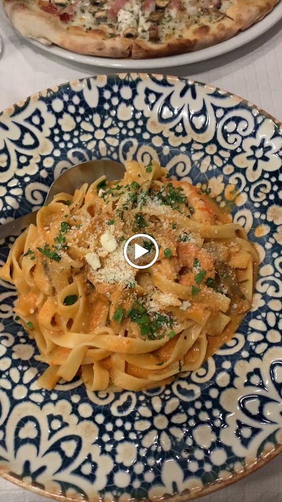 Restaurante Pizzeria Michelangelo — Videos