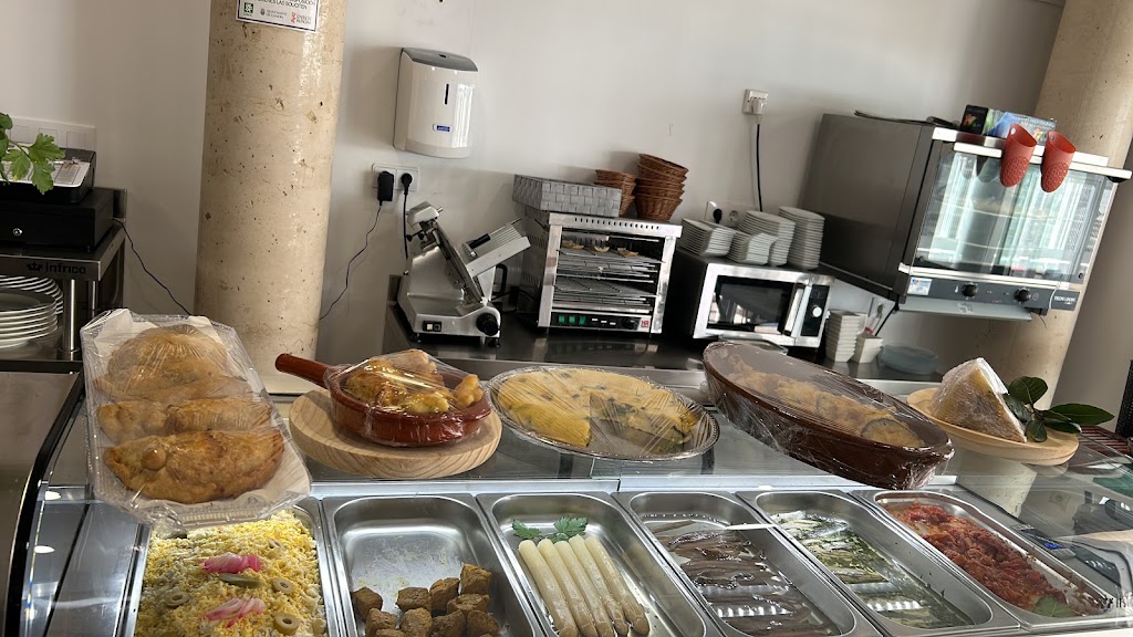 Bar Cafeteria Marenys — Comida y bebida