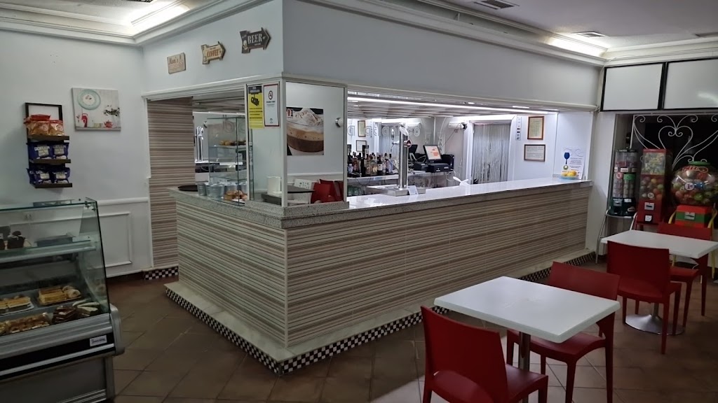 Cafeteria Pasteleria La Isa — Ambiente