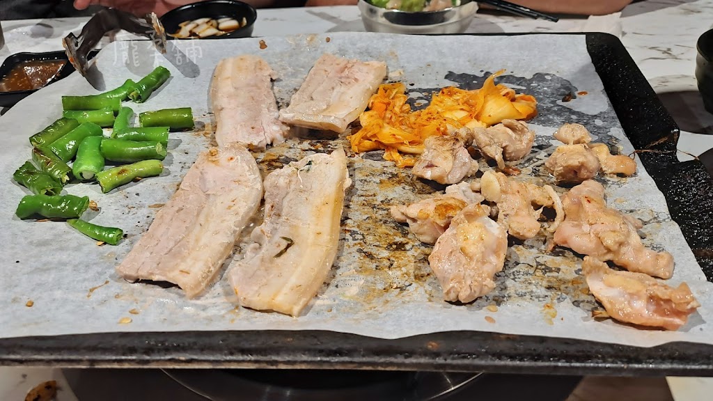 打爆豬韓式燒肉吃到飽 的照片