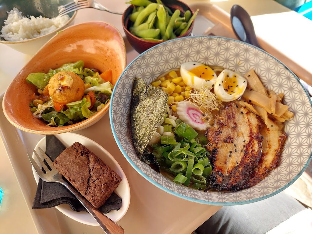 Manpuk — Comida y bebida