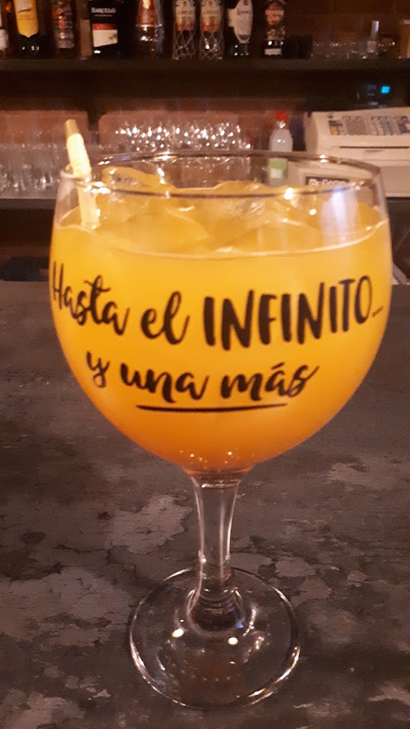 Lagarto Bar — Comida y bebida