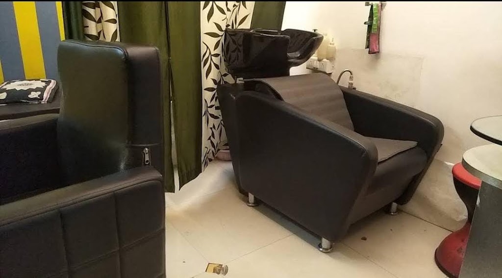 C S Gent S And Ladies Parlour