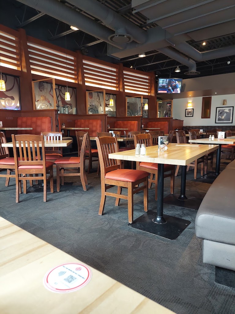Boston Pizza in Lindsay