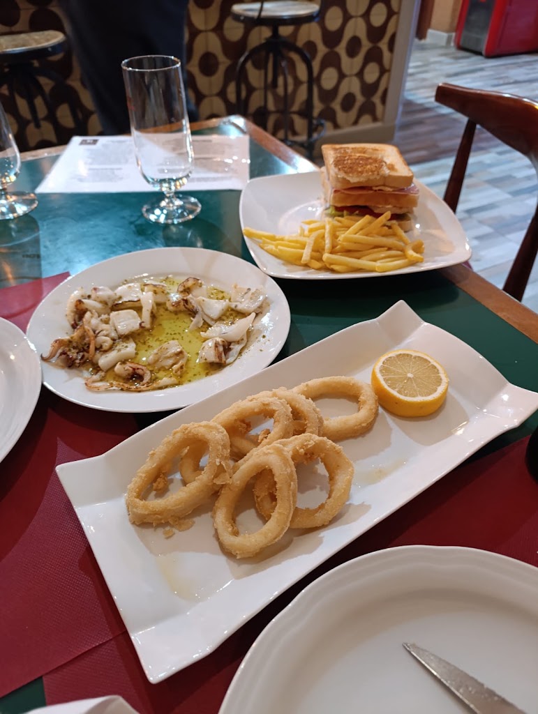 Royalty Restaurante — Comida y bebida