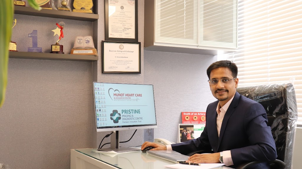 Dr. Dr Naresh Munot Clinic Best Cardiologist Pune Camp