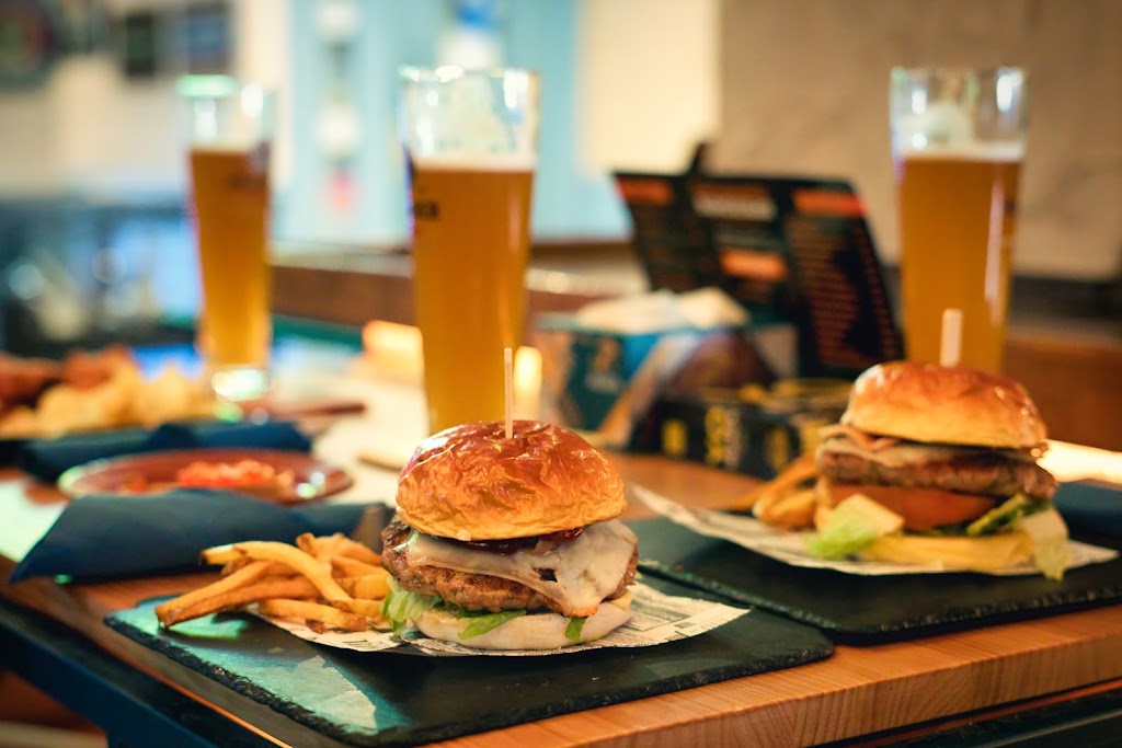 Cerveceria Bundesbar Jaen — Comida y bebida