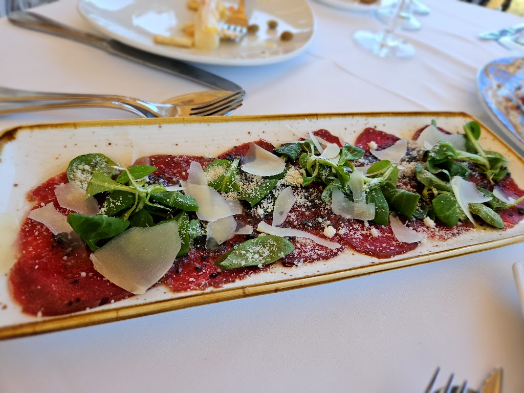 Restaurante Albacara — Comida y bebida