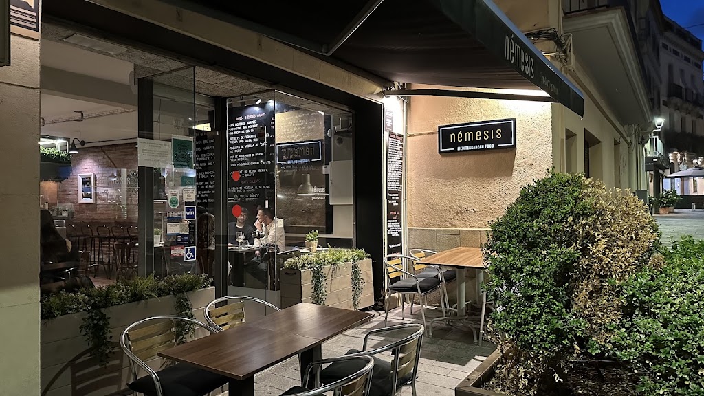 Nemesis — Ambiente