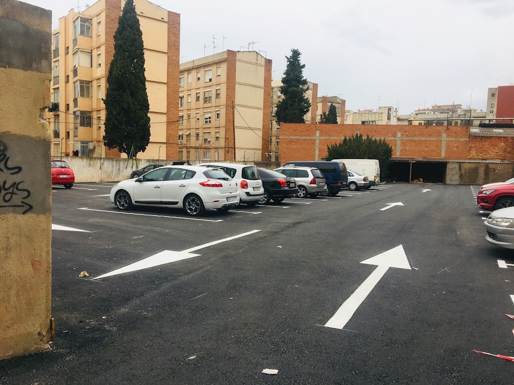 Parking Sor Lluisa Estivill — Estacionamiento