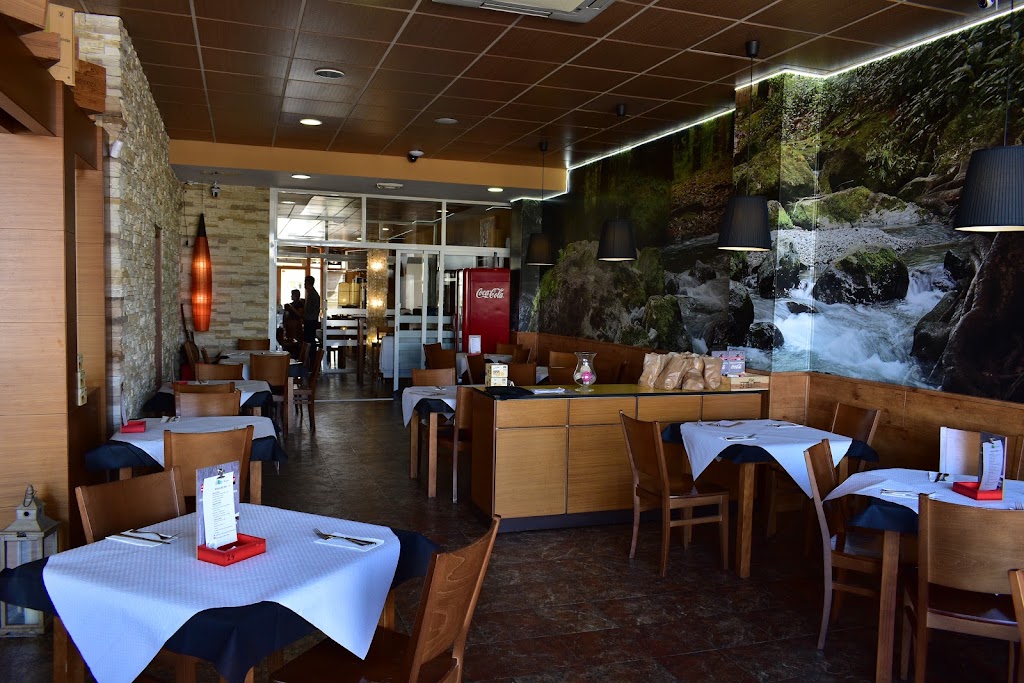 Cafeteria Restaurante El Bosque — Ambiente