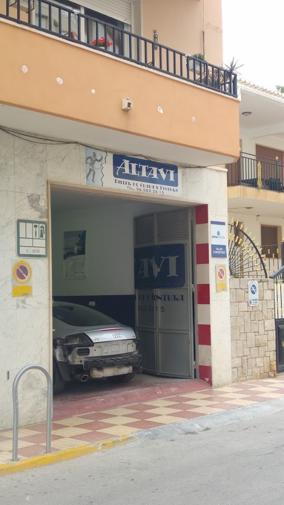 Taller Altavi — Exterior