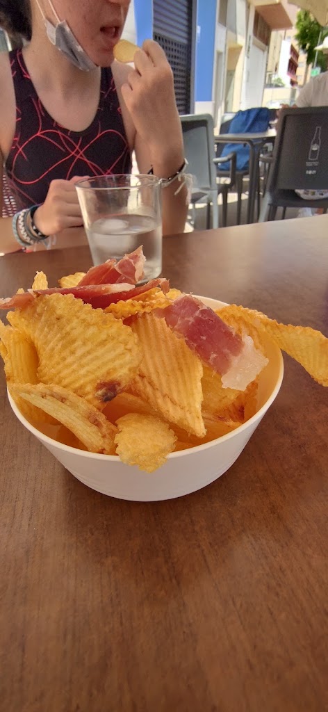 CAFETERIA LA TASSETA — Comida y bebida